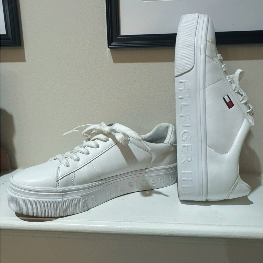 Tommy Hilfiger woman’s White Logo Sneakers - Picture 5 of 6